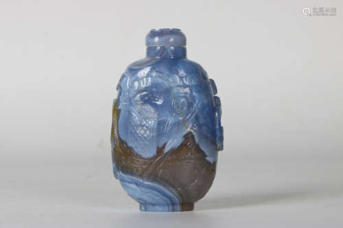 A chinese agate snuff bottle