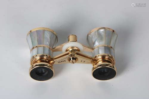 A Chinese binoculars