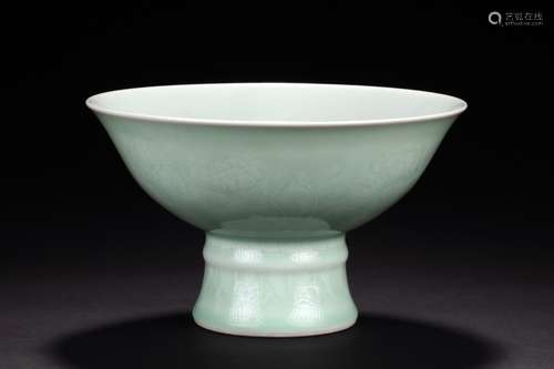 CELADON GLAZED AND IMPRESSED 'FLOWERS' STEM BOWL