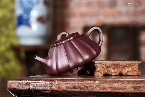 A WENCHENG POTTERY EGGPLANT MARL PURPLE CLAY TEAPOT