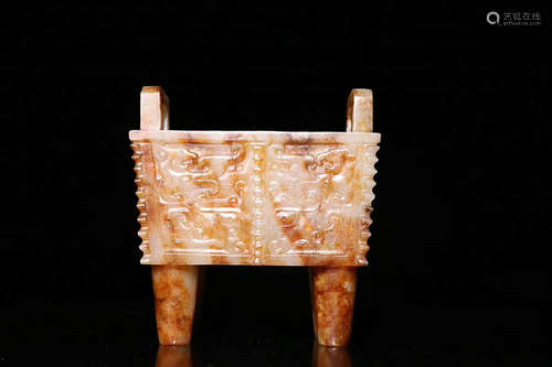 A HETIAN JADE TRIPOD ORNAMENT, QING DYNASTY