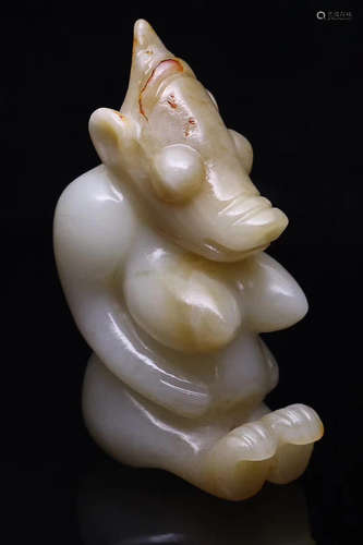 AN OLD TIBETAN HETIAN JADE SEED MATERIAL ORNAMENT