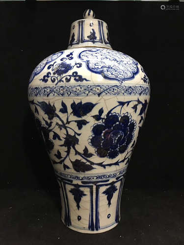 A PAIR OF BLUE & WHITE FLOWERS DESGIN VASE