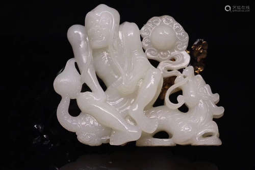 AN OLD TIBETAN HETIAN JADE SEED MATERIAL ORNAMENT