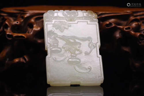 A HETIAN JADE SEED MATERIAL GUANYIN ORNAMENT , QING DYNASTY