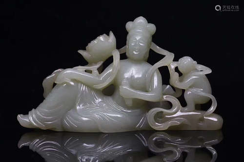 AN OLD TIBETAN HETIAN JADE SEED MATERIAL LOTUS FAIRY ORNAMENT