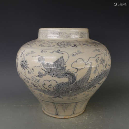 A BLUE AND WHITE JAR, MING DYNASTY HONGWU PERIOD (1368-1398)