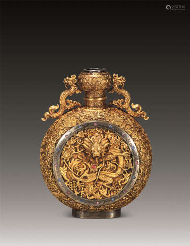 18世纪 银鎏金嵌宝龙纹活扣抱月瓶