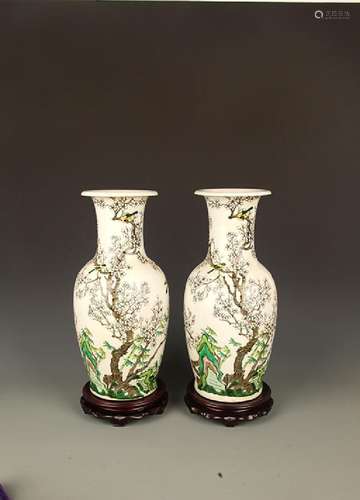 PAIR OF FAMILLE-ROSE PAINTED PORCELAIN JAR