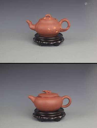 GROUP OF TWO FINELY MADE YI XING ZI SHA TEA POT