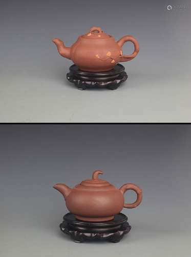 GROUP OF TWO FINELY MADE YI XING ZI SHA TEA POT