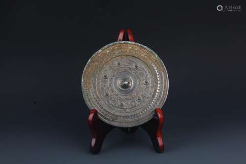 A FINE ANIMAL CARVING ROUND BRONZE MIRROR