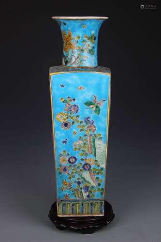 A BLUE GROUND FAMILLE ROSE FLOWER PATTERN SQUARE VASE