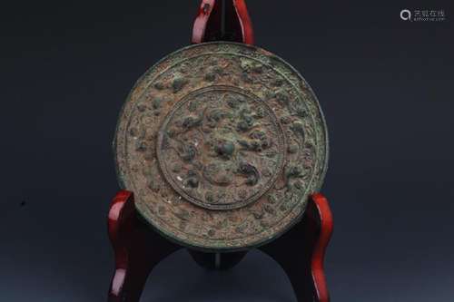 A FINE ANIMAL CARVING ROUND BRONZE MIRROR