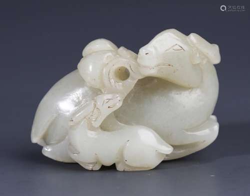 A FINE SHEEP FIGURE HETIAN PALE CELADON JADE