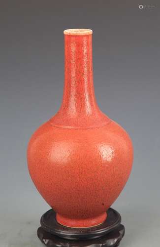 A RED COLOR GLAZED PORCELAIN VASE