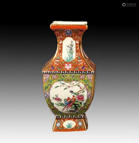 A ENAMEL COLOR FLOWER PATTERN SQUARE VASE