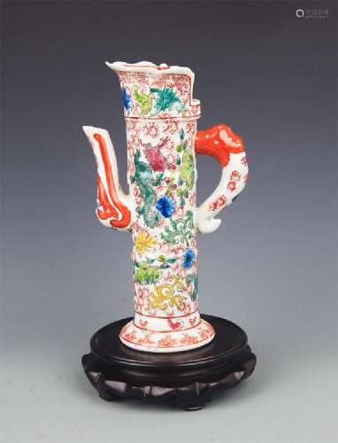 A FINE FAMILLE-ROSE FLOWER PAINTED WATER JAR