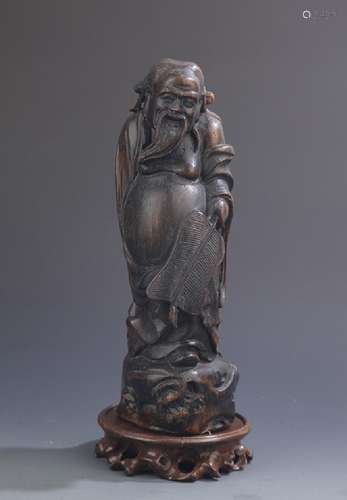 A FINE BAMBOO CARVING IN FIGURE OF 