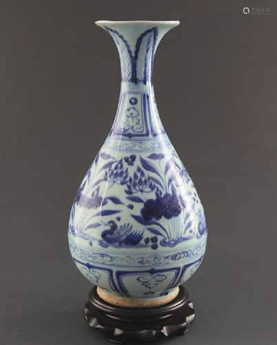 BLUE AND WHITE PORCELAIN YU HU CHUN STYLE VASE