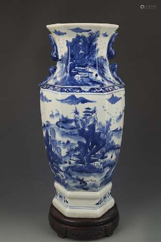 BLUE AND WHITE LANDSCAPING PATTERN VASE