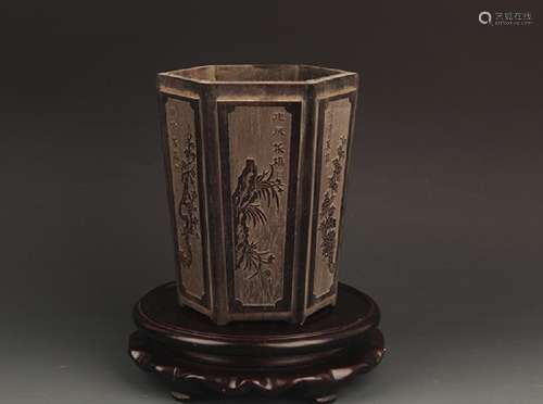 A FINELY CARVED HUANG LI MU BRUSH HOLDER