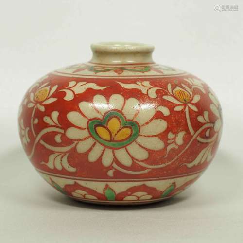 Large Wucai Jarlet with Floral Scroll Design, late Ming Dynasty