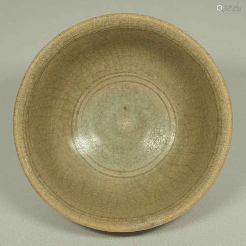 Celadon Crackled Bowl, Annamese