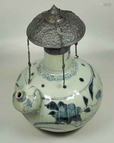 Lobed Arita Kendi with Antique Silver lid, Edo period