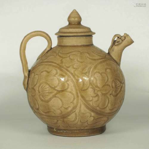 Brown Yaozhou Lidded Ewer with Floral Scroll, Five Dynasties.