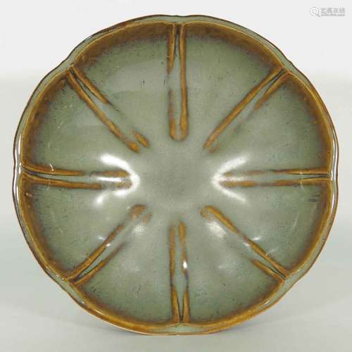 Coloured Glaze Eight Lobed Bowl, Yuan Dynasty
