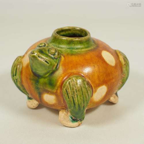 Sancai Frog-Form Water Pot, Tang Dynasty