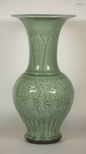 Large Longquan Vase with Carved Peony, Lotus and Lingzhi, Yuan Dynasty