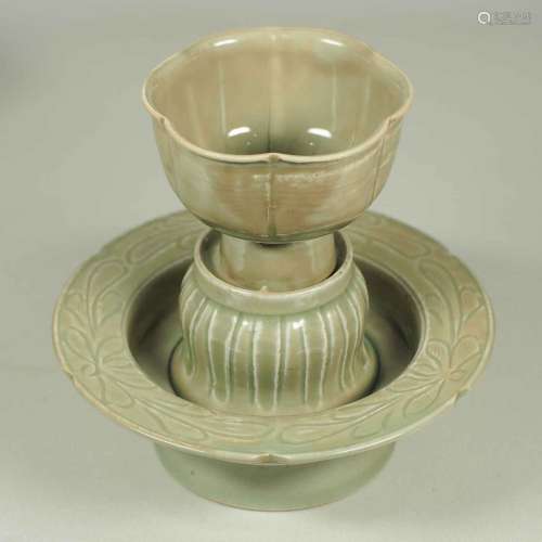 Yaozhou Lobed Cup and Stand, Five Dynasties