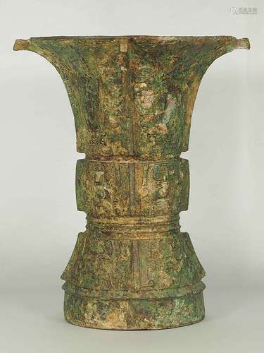 Gu' Bronze Wine Vessel with Double Taotie Masks, Shang Dynasty