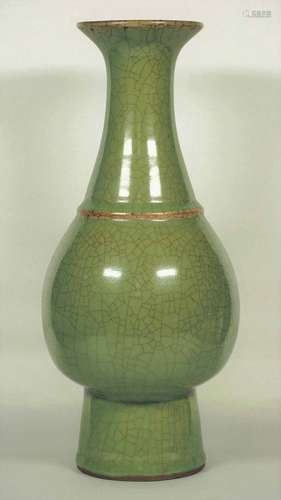 Longquan bottle Vase, Southern Song Dynasty