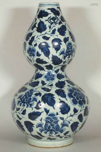 Large Double Gourd Vase with Peony Spiral, Yuan Dynasty