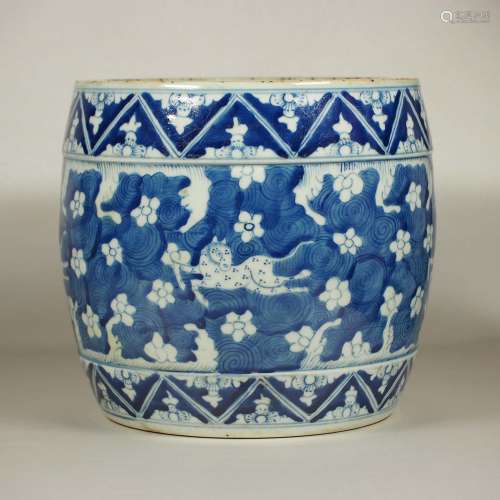 Pot with Horses Among Flowers, late Ming Transitional