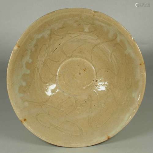 Yue Celadon Bowl with Incised Design, Song Dynasty