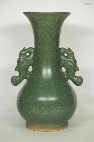 Xikou Yuhuchun Vase with Phoenix Handles, early Southern Song Dynasty