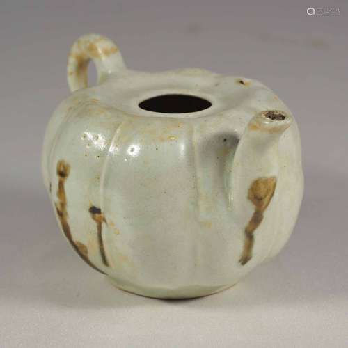 Pumpkin Shaped Ewer with Brown Spots, Ming Dynasty