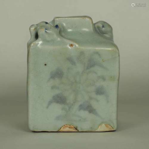 Square Jarlet with Two Dotted Dragons, Yuan Dynasty