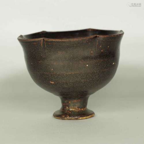 Jizhou Stemcup with Lobbed Rim, Song Dynasty