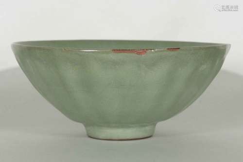 Longquan large Lotus-lobed Bowl, Song Dynasty