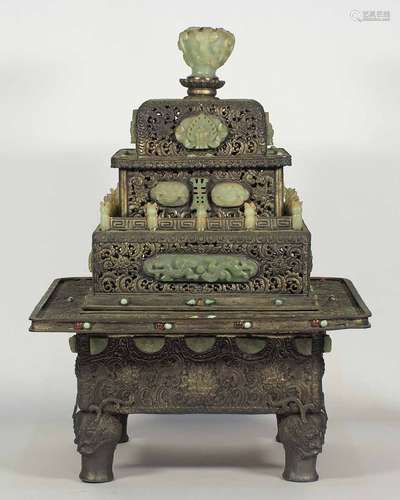 Large Incense Burner with Jade Ornaments, late Qing-Republic