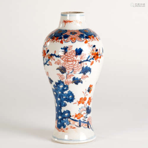 青花矾红描金花卉纹瓶