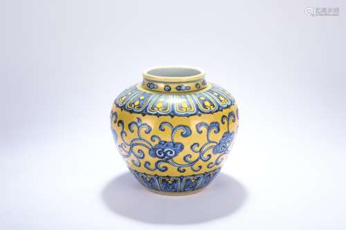 A Chinese Yellow Glazed Blue and White Porcelain Jar