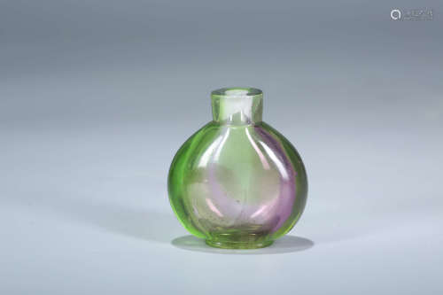 A Chinese Peking Glass Snuff Bottle 