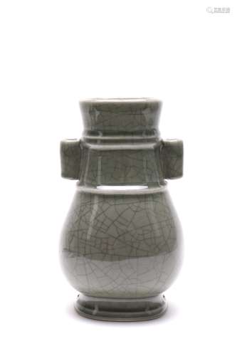 A Chinese Ge Type Porcelain Vase