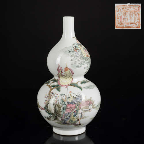 19-20th Antique Famille Rose Gourd Vase